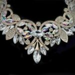 Bijoux en cristal : collier Lalique