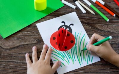 Bricolages faciles pour les enfants en voyage.