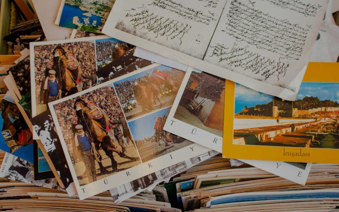 Bricolage : créer des cartes postales personnalisées.