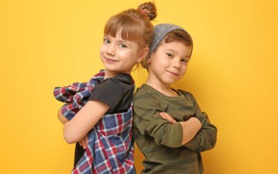 Customiser les vêtements de voyage des enfants.