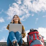femme qui travail en voyage