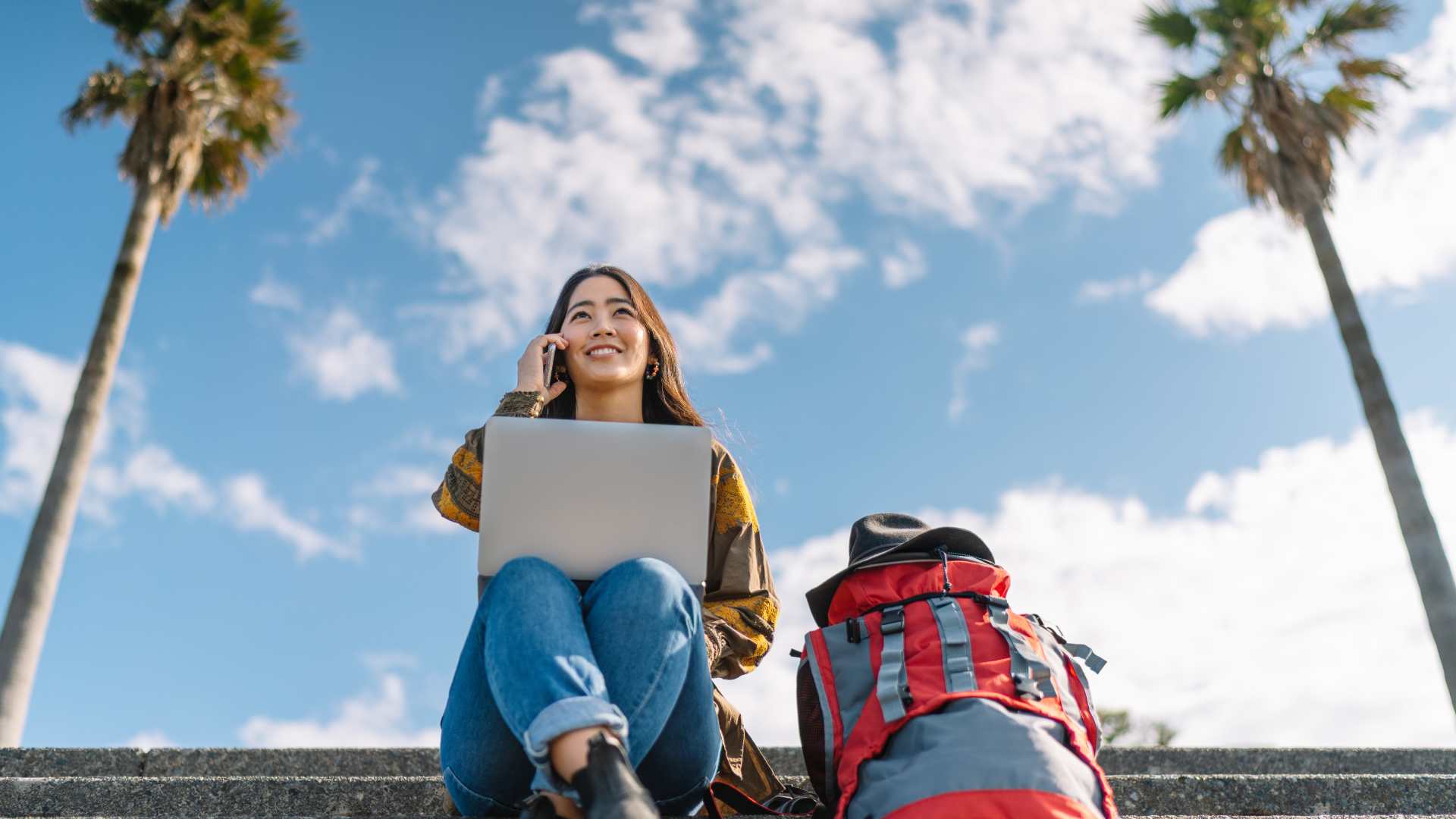 femme qui travail en voyage